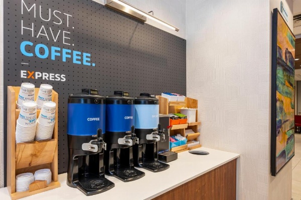 Holiday Inn Express Toronto Downtown image 24